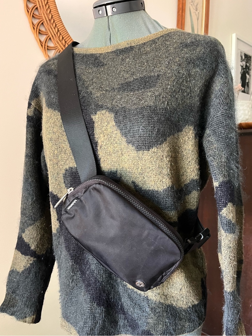 Lululemon Black Everywhere Belt Bag Crossbody Fanny Pack Unisex OS